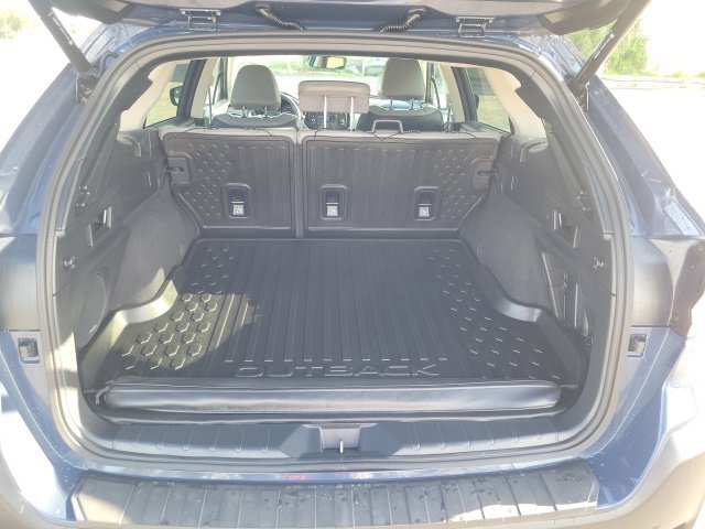 Certified 2025 Subaru Outback Limited AWD/4WD image 8