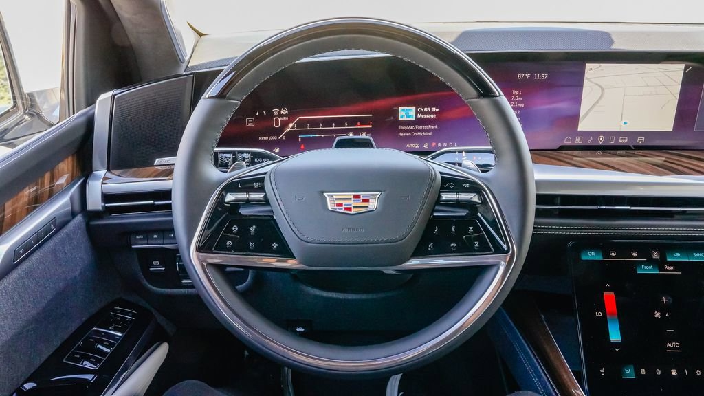 New 2026 Cadillac Escalade ESV Platinum Sport w/ LPO, ONYX Package image 21