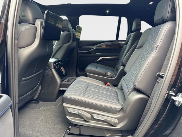 New 2025 Cadillac Escalade IQ Luxury 1 w/ Smart Trailering package image 14