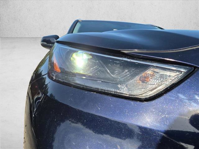 Used 2022 Toyota Highlander XLE FWD image 10