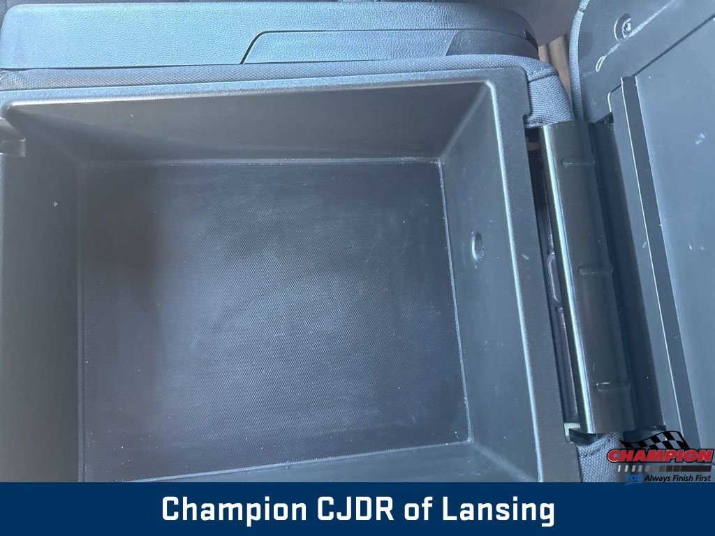 Used 2023 Chevrolet Silverado 1500 LT image 32