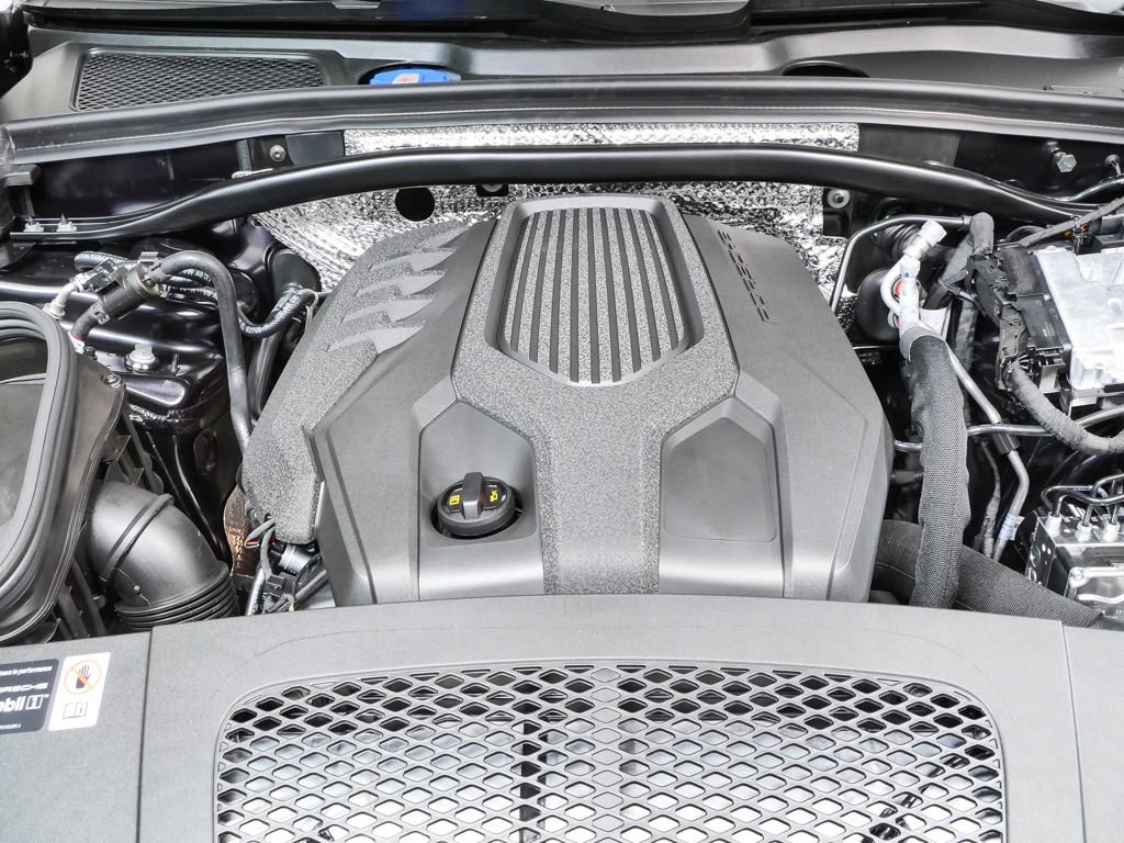 New 2026 Porsche Macan AWD/4WD image 35