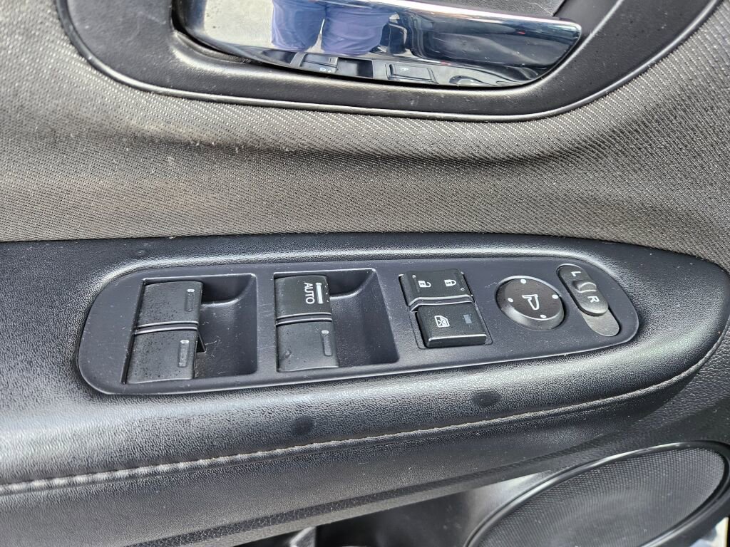 Used 2019 Honda HR-V LX image 14