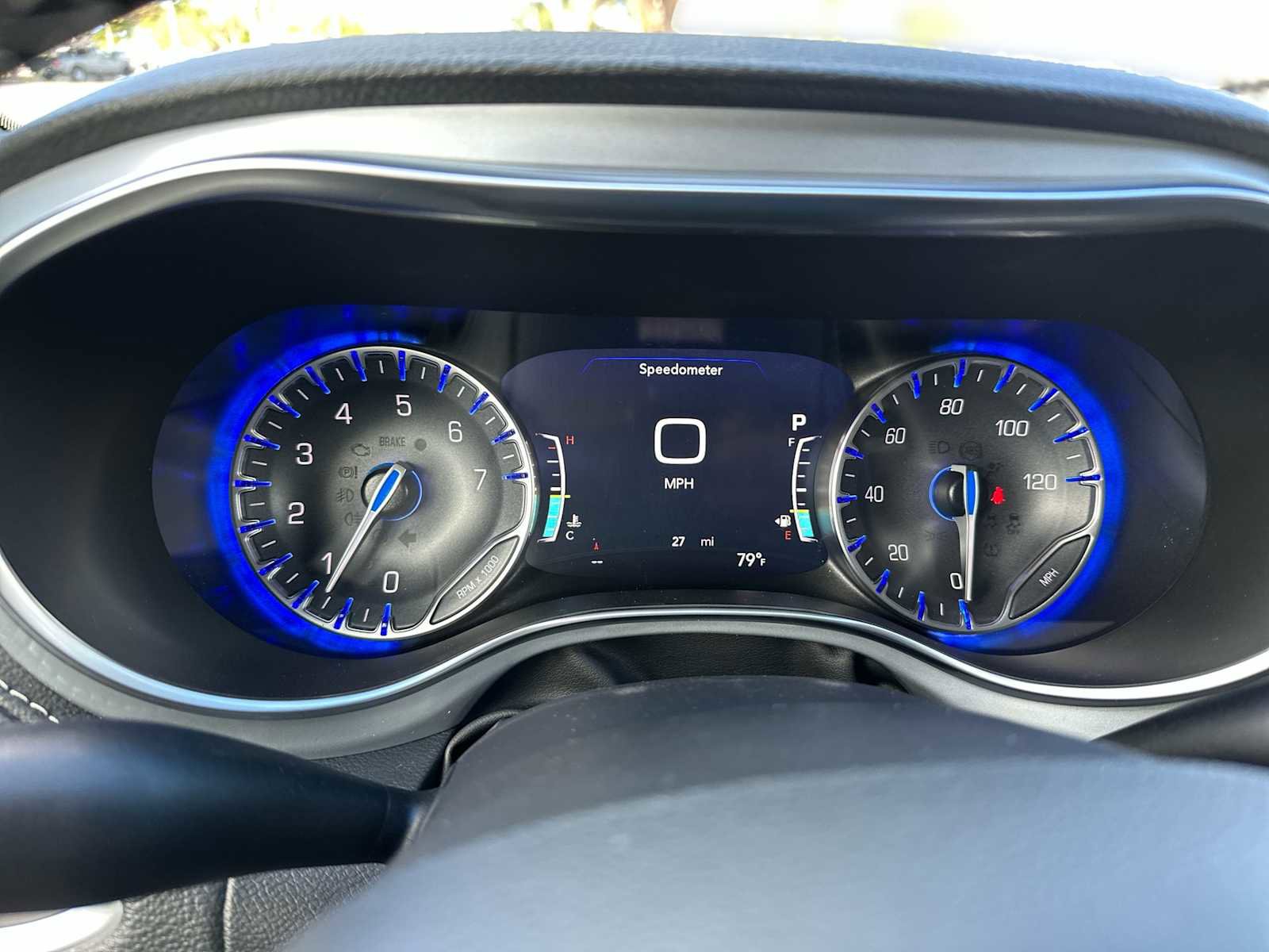 New 2025 Chrysler Pacifica Limited w/ Uconnect Theater Family Group image 10