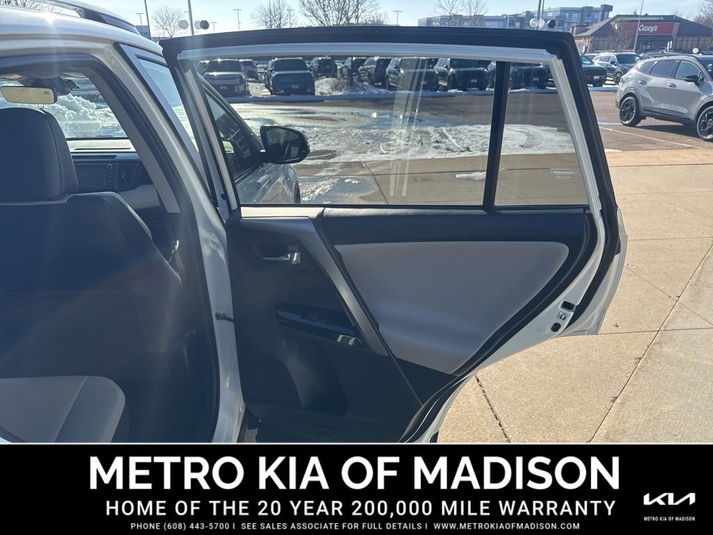 Used 2018 Toyota RAV4 Limited w/ Advanced Technology Package image 33