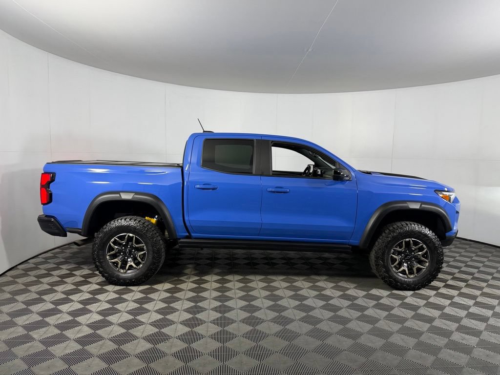 Used 2025 Chevrolet Colorado ZR2 w/ Technology Package AWD/4WD image 7