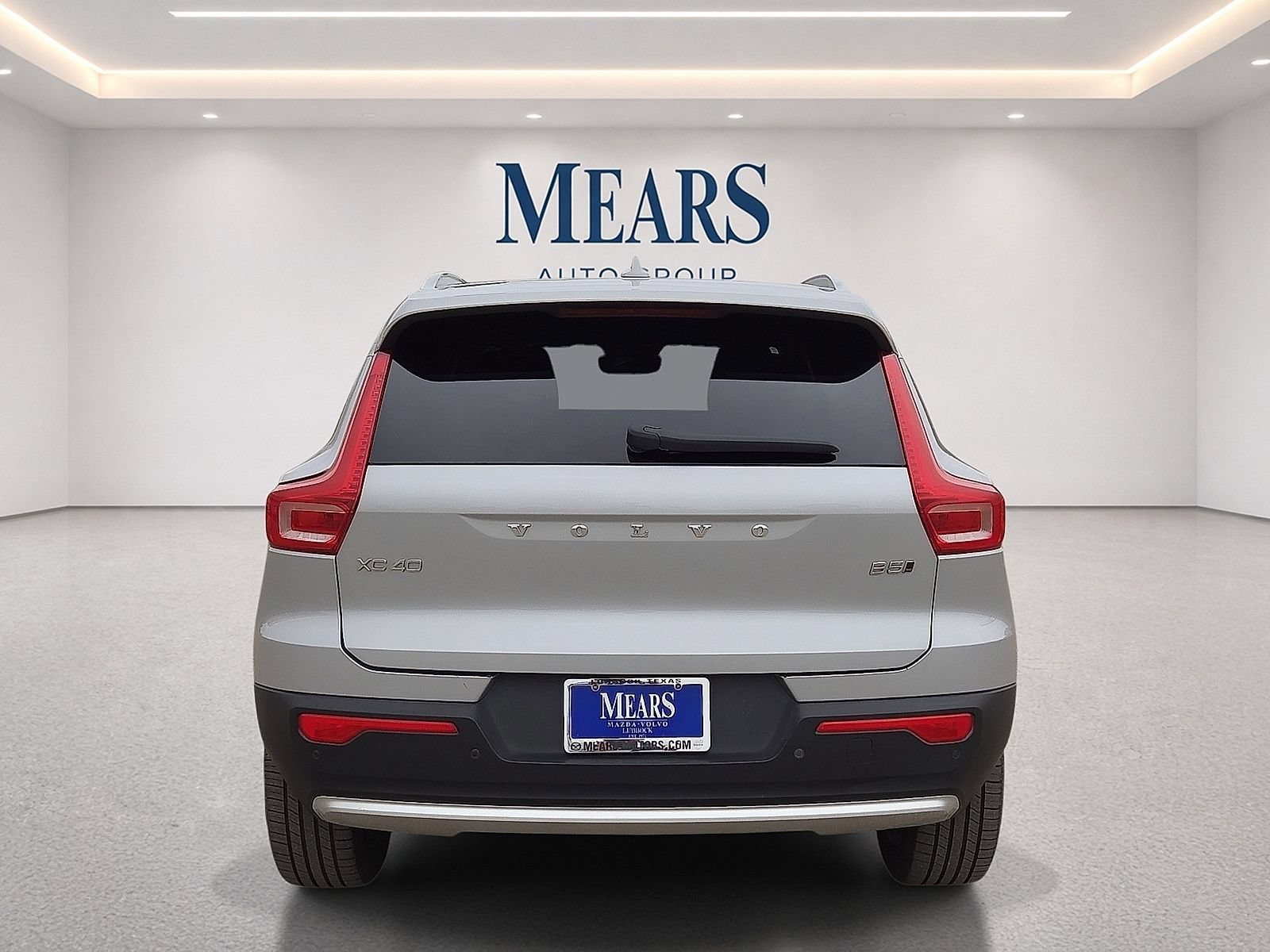 Used 2023 Volvo XC40 B5 Plus AWD/4WD image 5