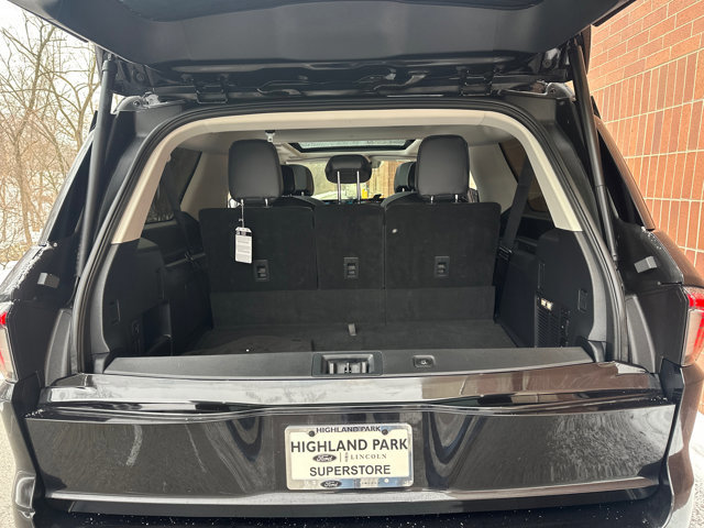 Used 2025 Lincoln Navigator L Reserve image 34