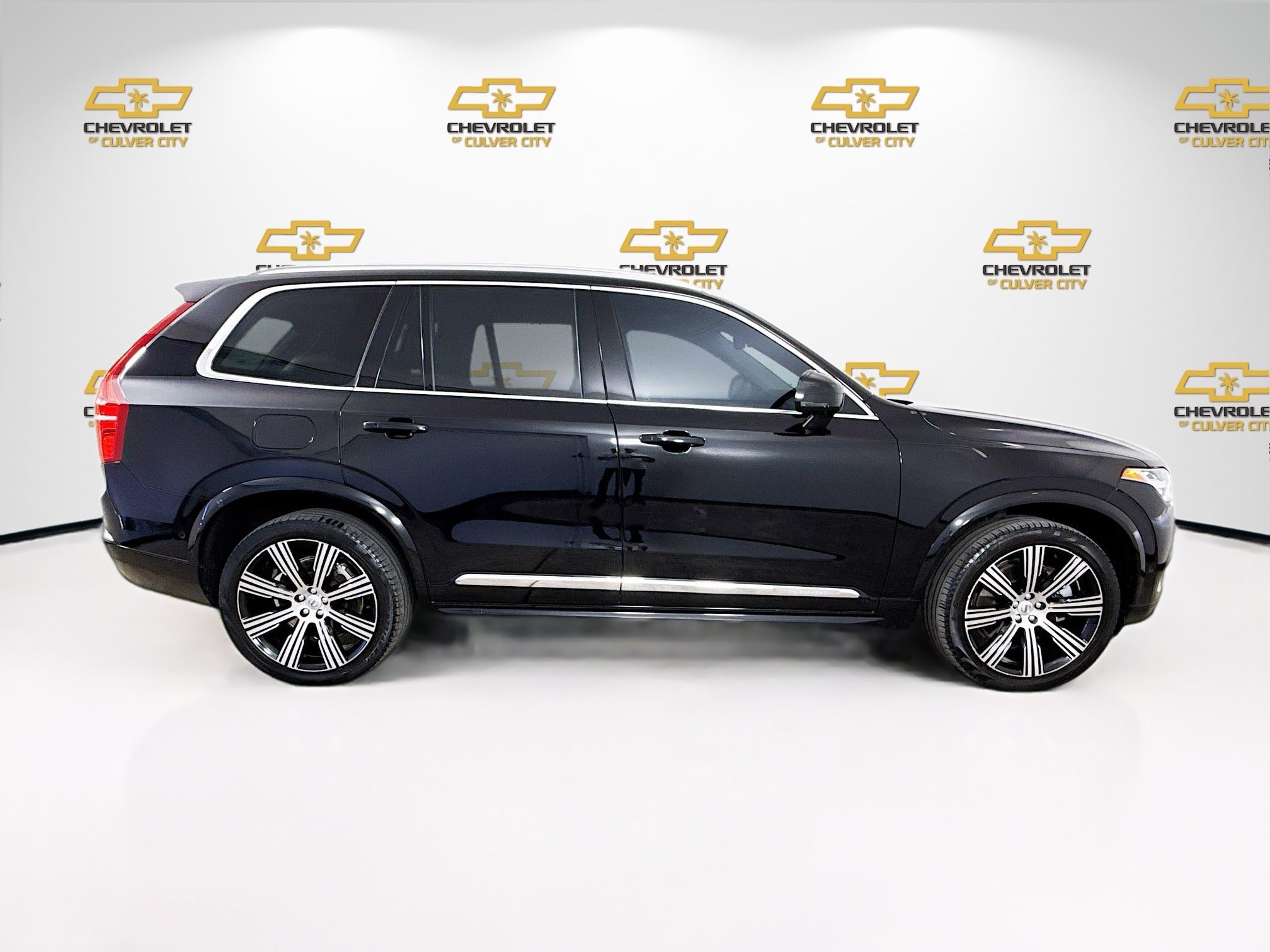 Used 2024 Volvo XC90 T8 Ultimate w/ Protection Package Premier AWD/4WD image 9