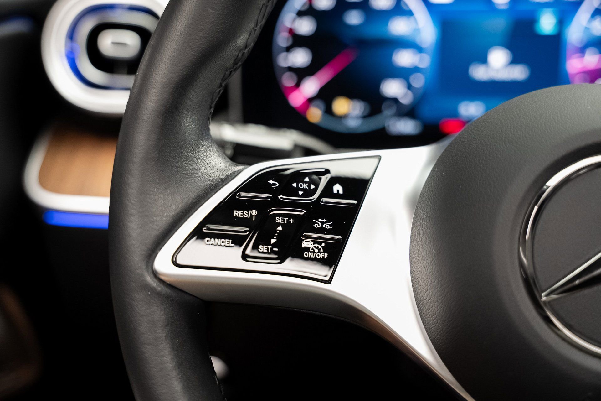 Used 2024 Mercedes-Benz CLE 300 4MATIC Coupe image 43