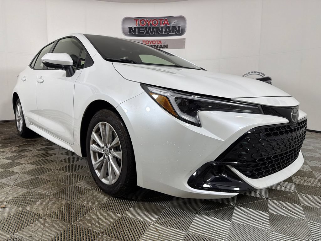 Used 2025 Toyota Corolla SE FWD image 1