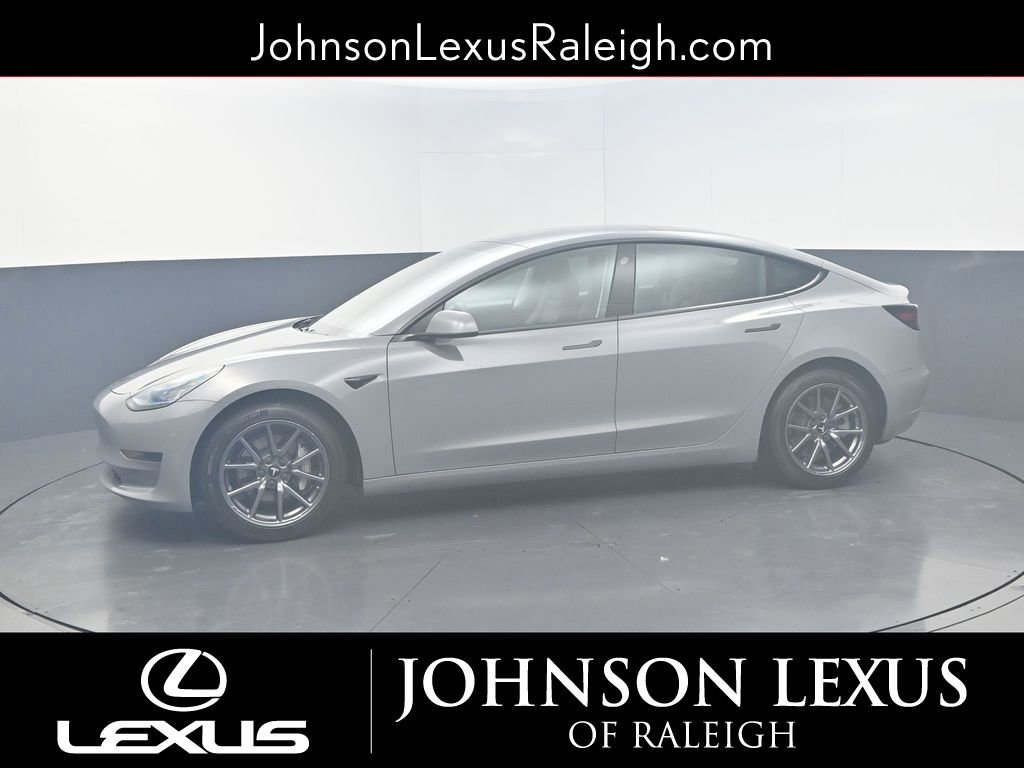 Used 2020 Tesla Model 3 Standard Range Plus image 2