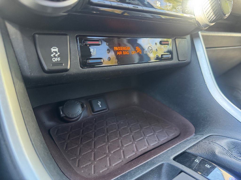 Used 2020 Toyota RAV4 Limited w/ Limited Grade Weather Package AWD/4WD image 26