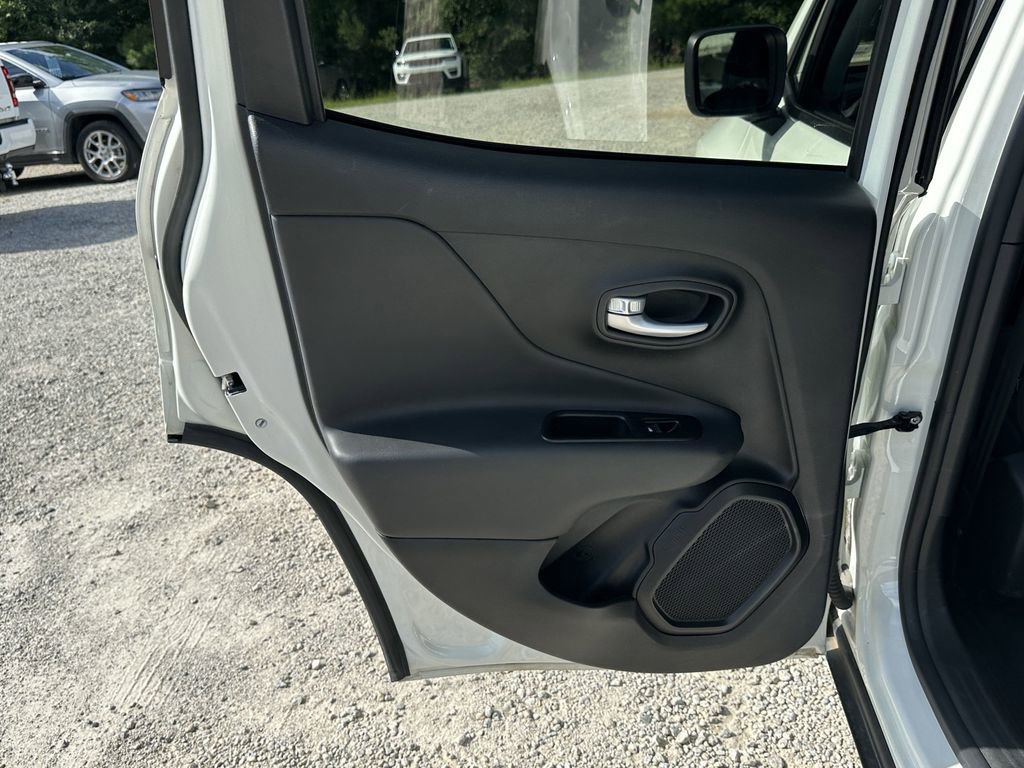 Used 2023 Jeep Renegade Latitude image 22