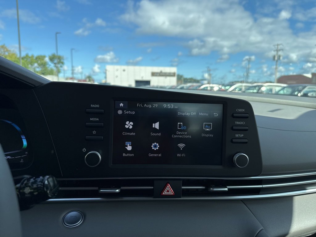 New 2025 Hyundai Elantra Sport image 21