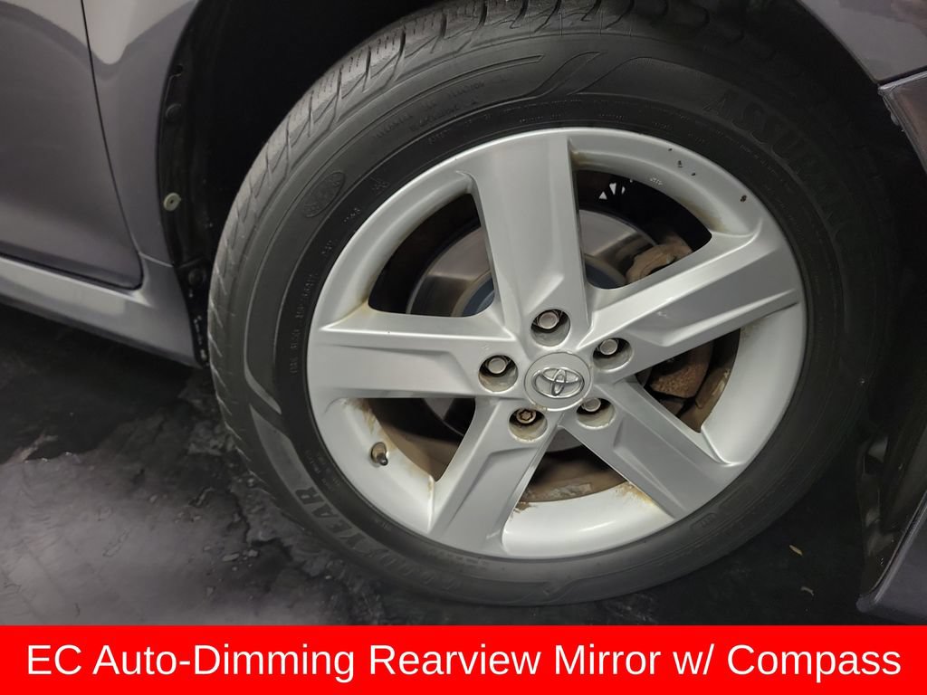 Used 2014 Toyota Camry SE w/ Moonroof Package FWD image 10