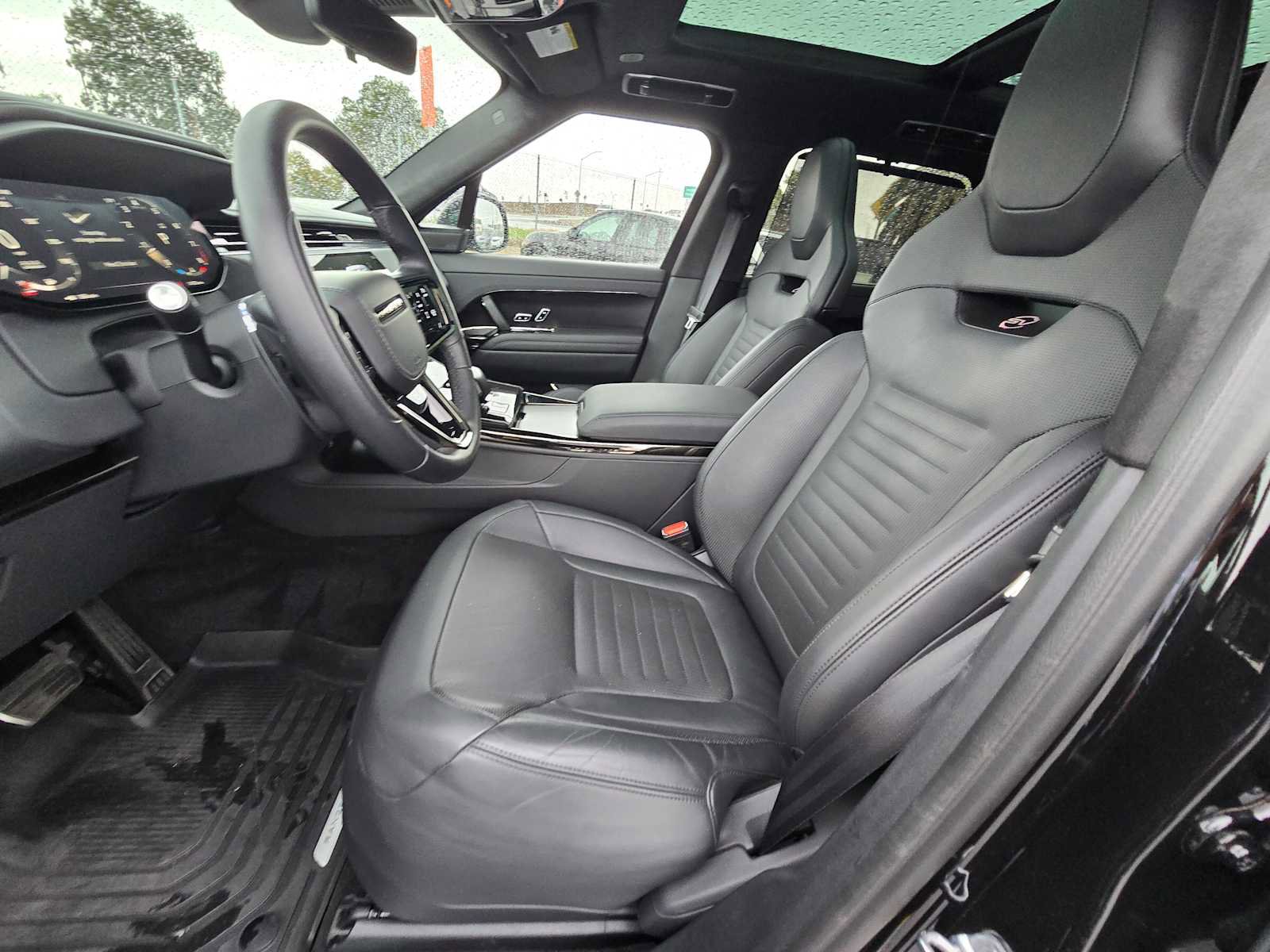 Used 2024 Land Rover Range Rover Sport image 25