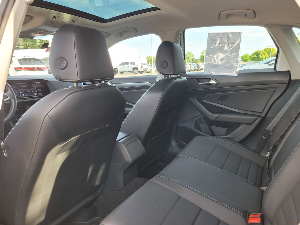 Used 2022 Volkswagen Jetta SE FWD image 15