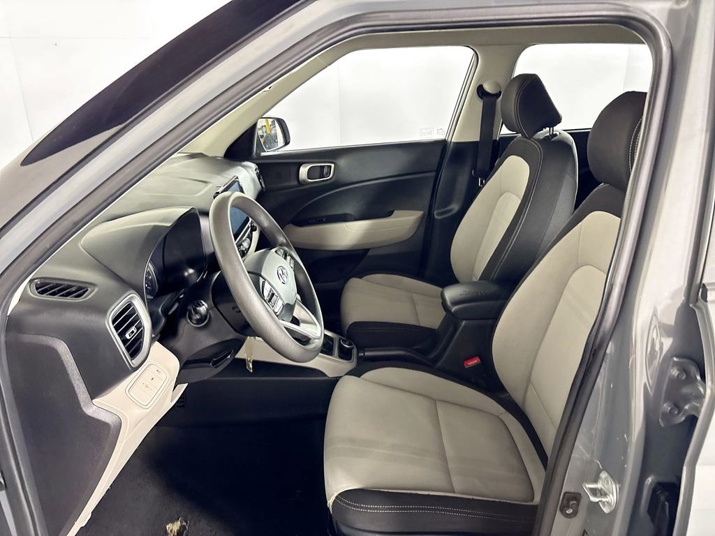 Used 2020 Hyundai Venue SEL image 11