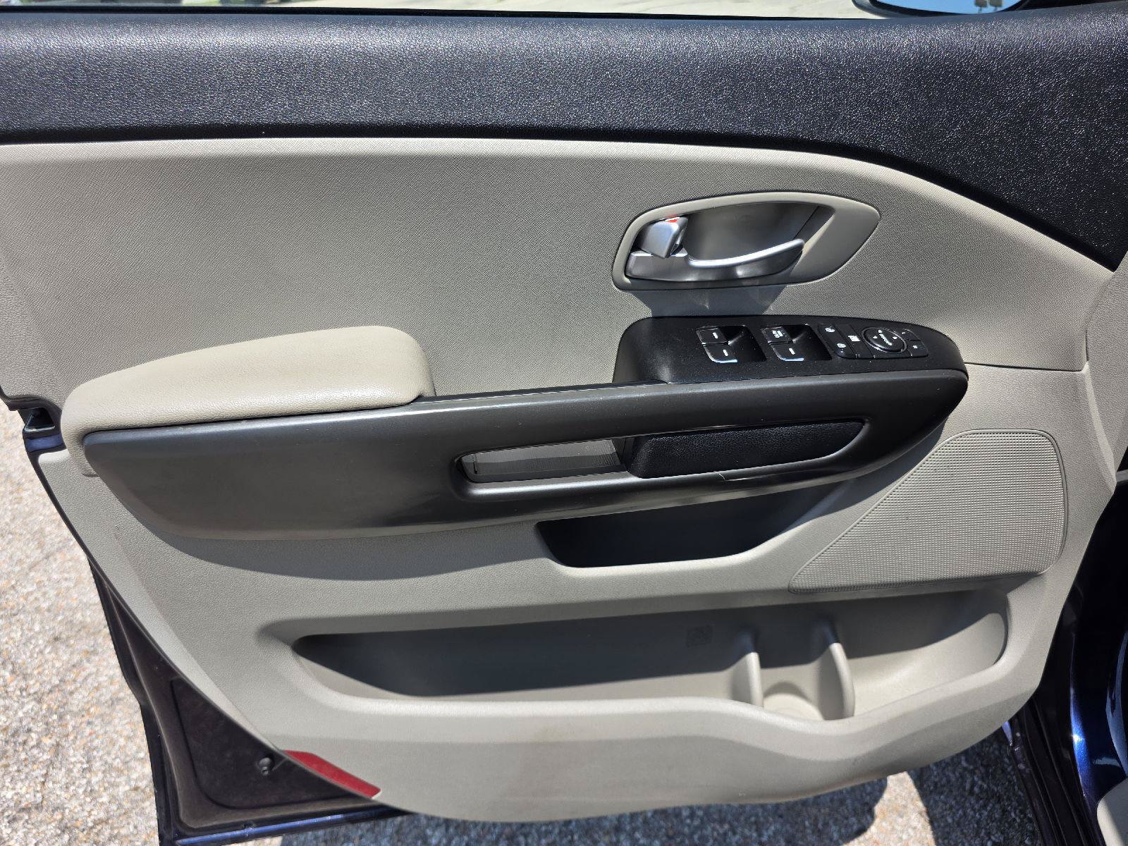 Used 2019 Kia Sedona LX FWD image 36