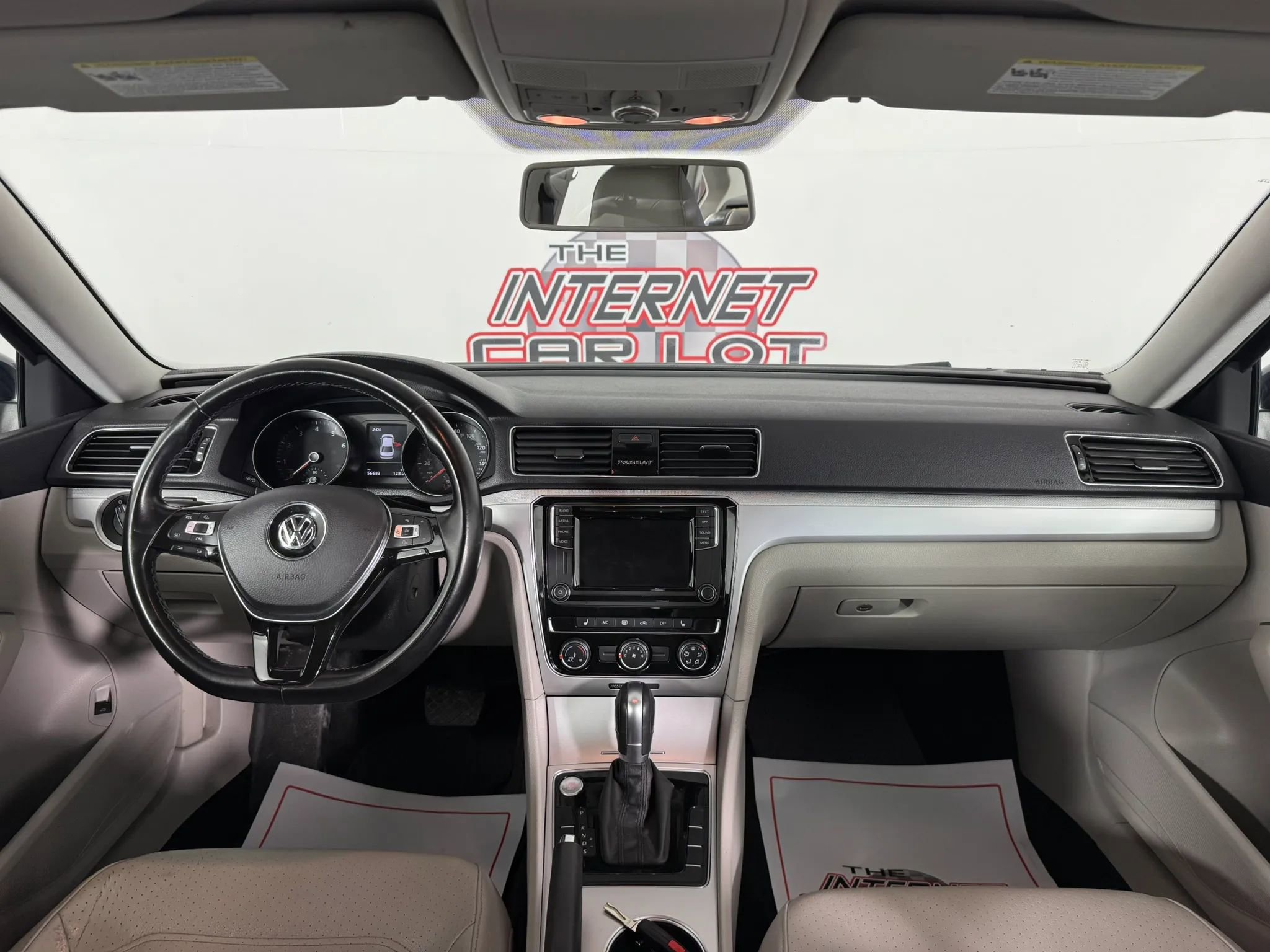 Used 2019 Volkswagen Passat 2.0T Wolfsburg w/ Wheels & Sunroof Package image 11