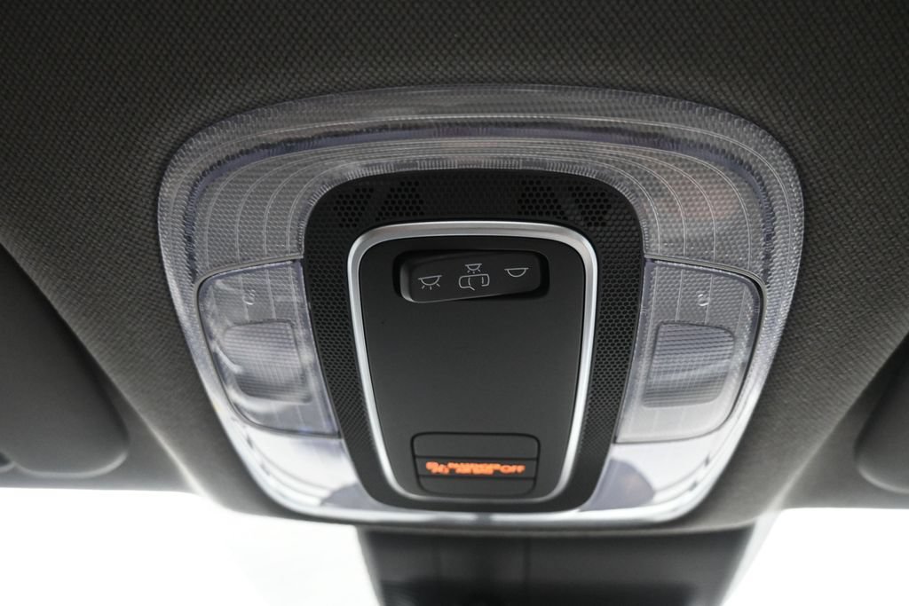 Certified 2025 Hyundai Elantra SE w/ Cargo Package FWD image 17