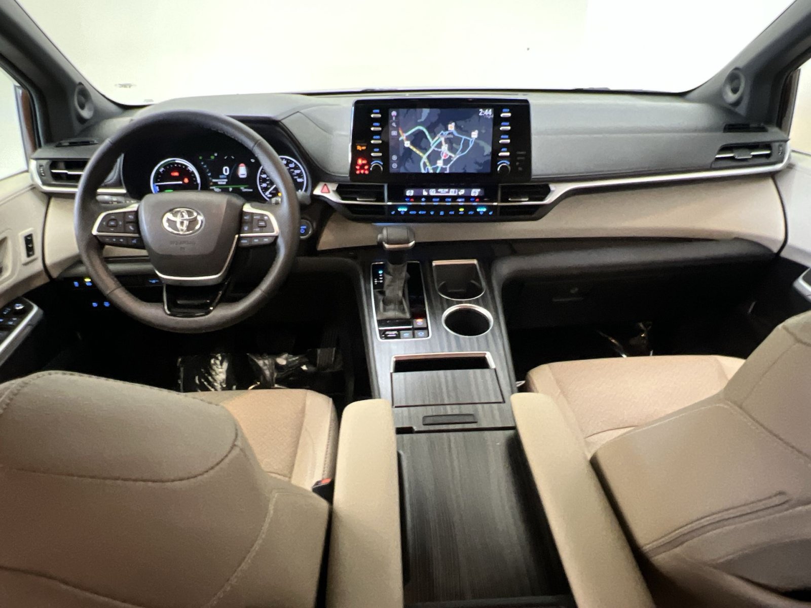 Used 2021 Toyota Sienna Limited FWD image 22