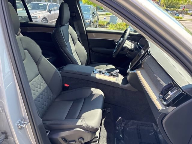 Used 2025 Volvo XC90 B6 Plus AWD/4WD image 17