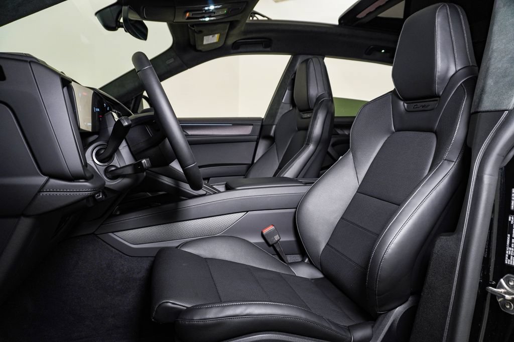 New 2026 Porsche Cayenne Turbo AWD/4WD image 5