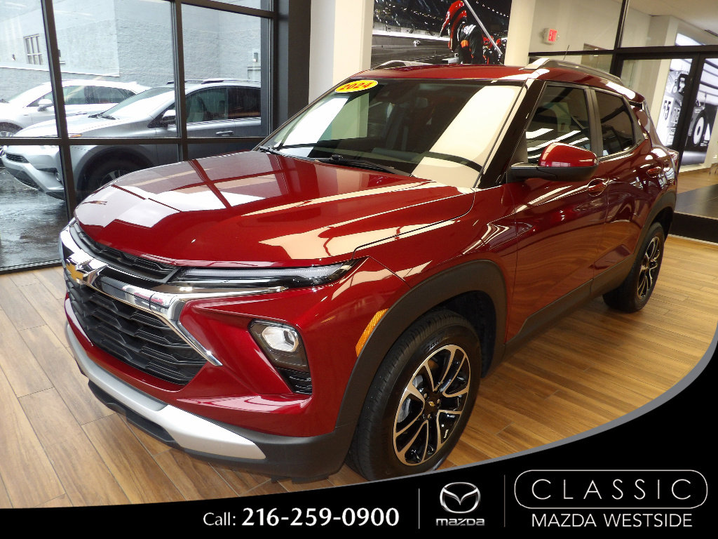 Used 2024 Chevrolet TrailBlazer LT w/ Driver Confidence Package AWD/4WD image 1