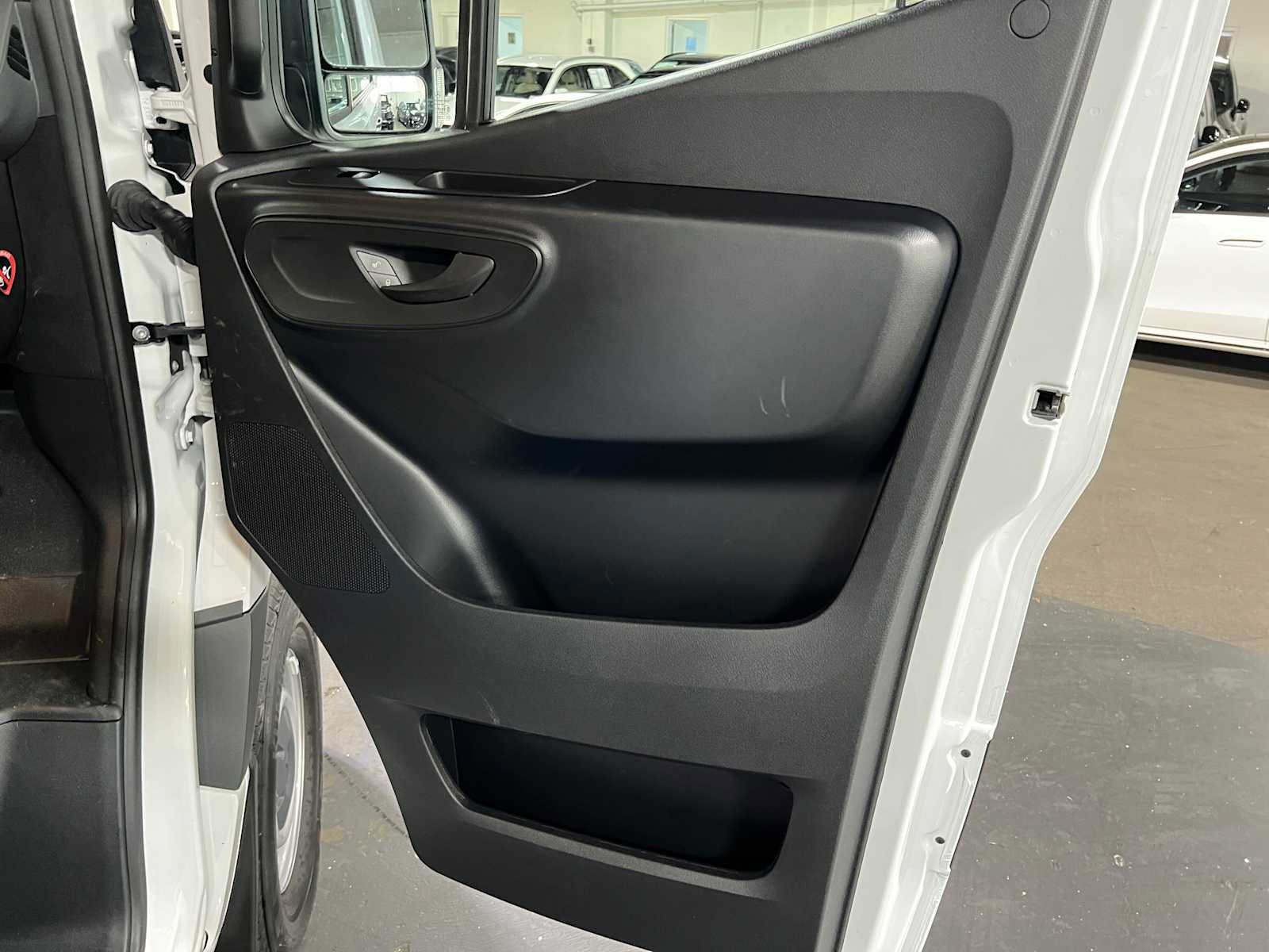 Used 2025 Mercedes-Benz Sprinter 2500 image 10