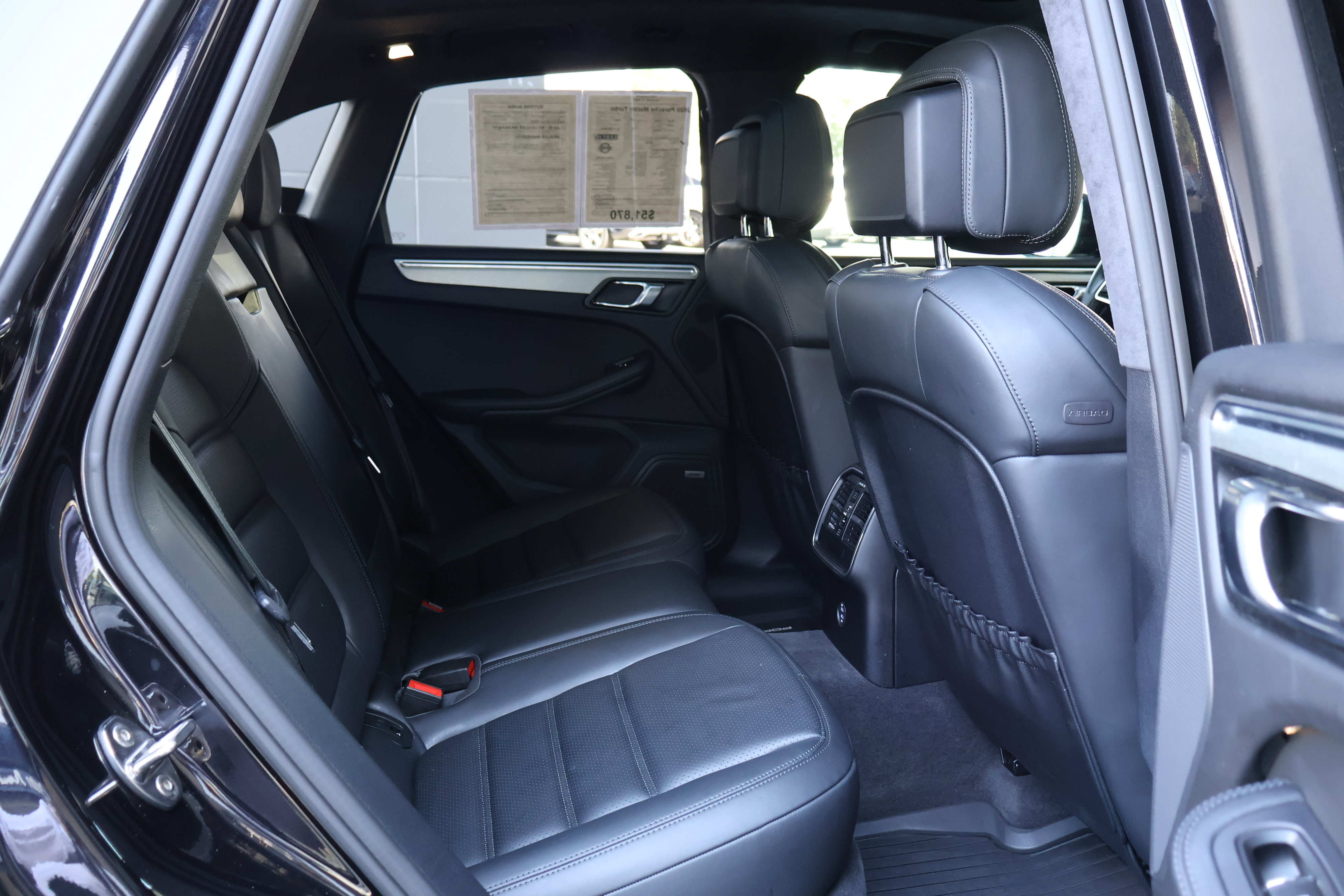 Used 2020 Porsche Macan Turbo AWD/4WD image 30
