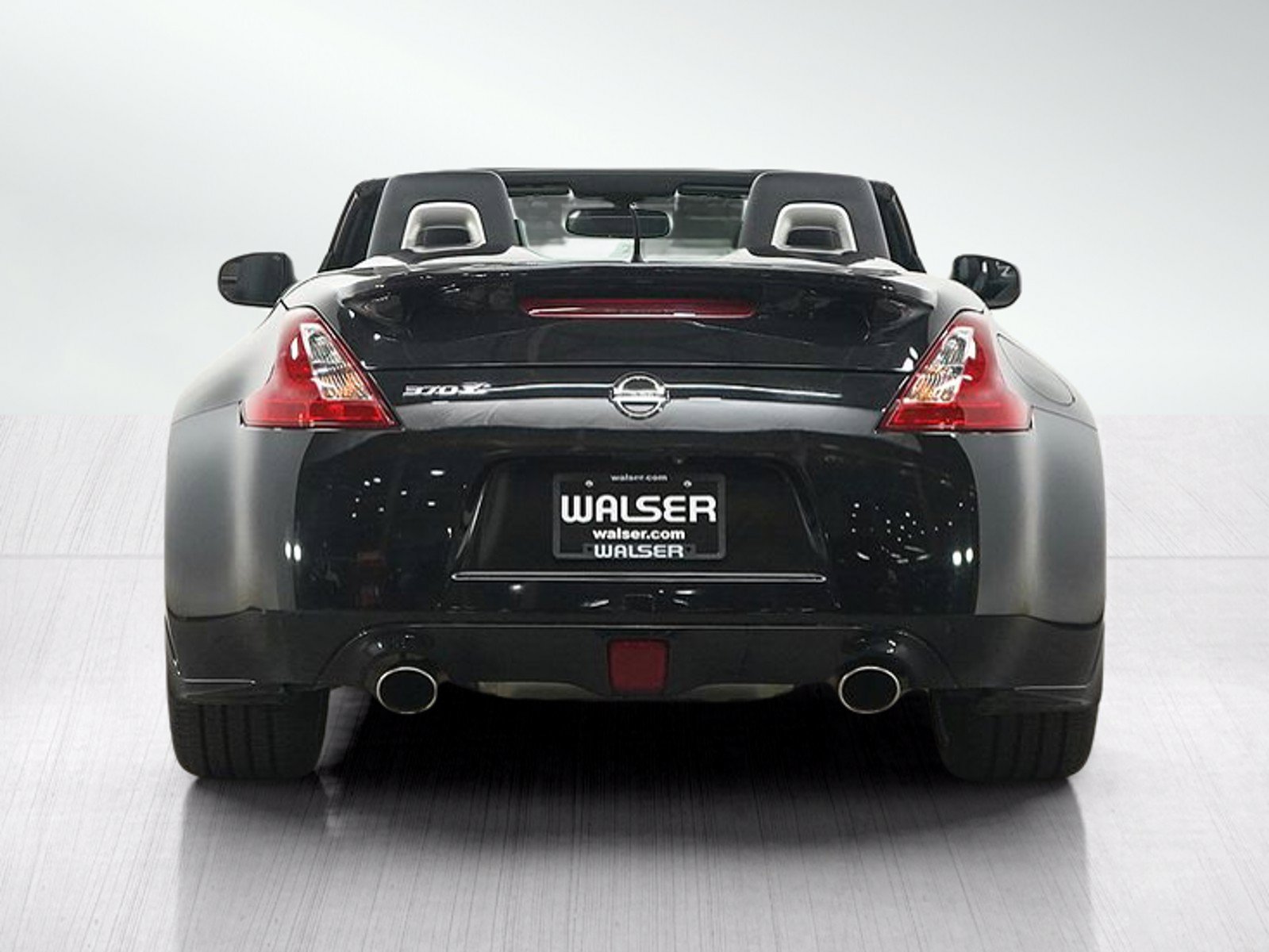 Used 2014 Nissan 370Z Touring w/ Sport Package RWD image 5
