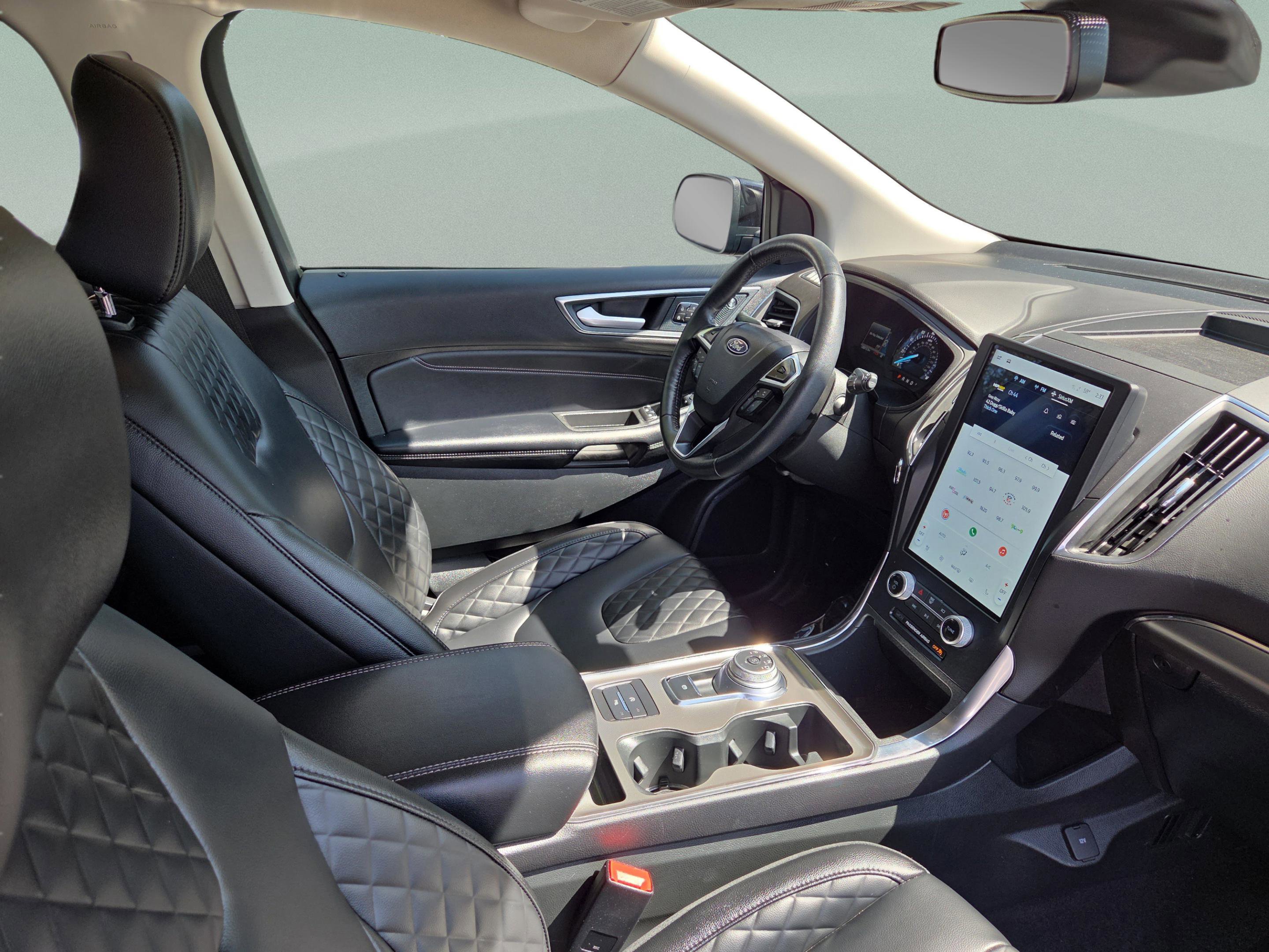 Used 2024 Ford Edge Titanium image 36