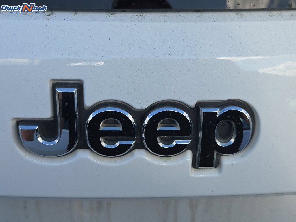 Used 2019 Jeep Grand Cherokee Laredo w/ Laredo X Package RWD image 6