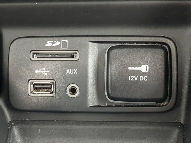 Used 2017 Jeep Cherokee Limited image 26