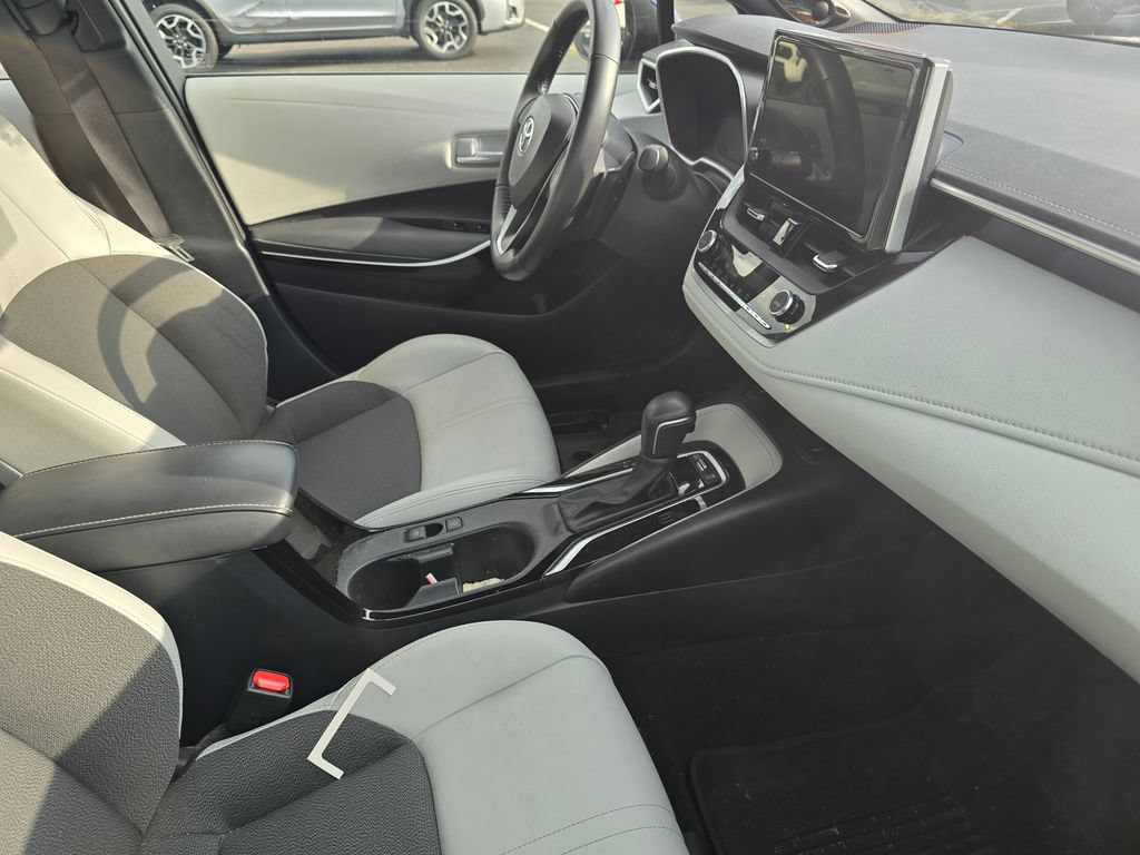 Used 2025 Toyota Corolla XSE FWD image 13