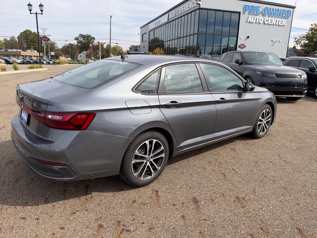 Used 2026 Volkswagen Jetta Sport FWD image 5