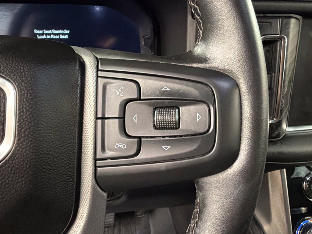 Used 2023 GMC Yukon Denali w/ LPO, Floor Liner Package AWD/4WD image 17