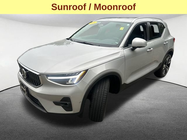 Used 2024 Volvo XC40 B5 Plus AWD/4WD image 5