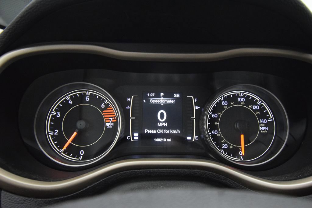 Used 2016 Jeep Cherokee Sport image 15