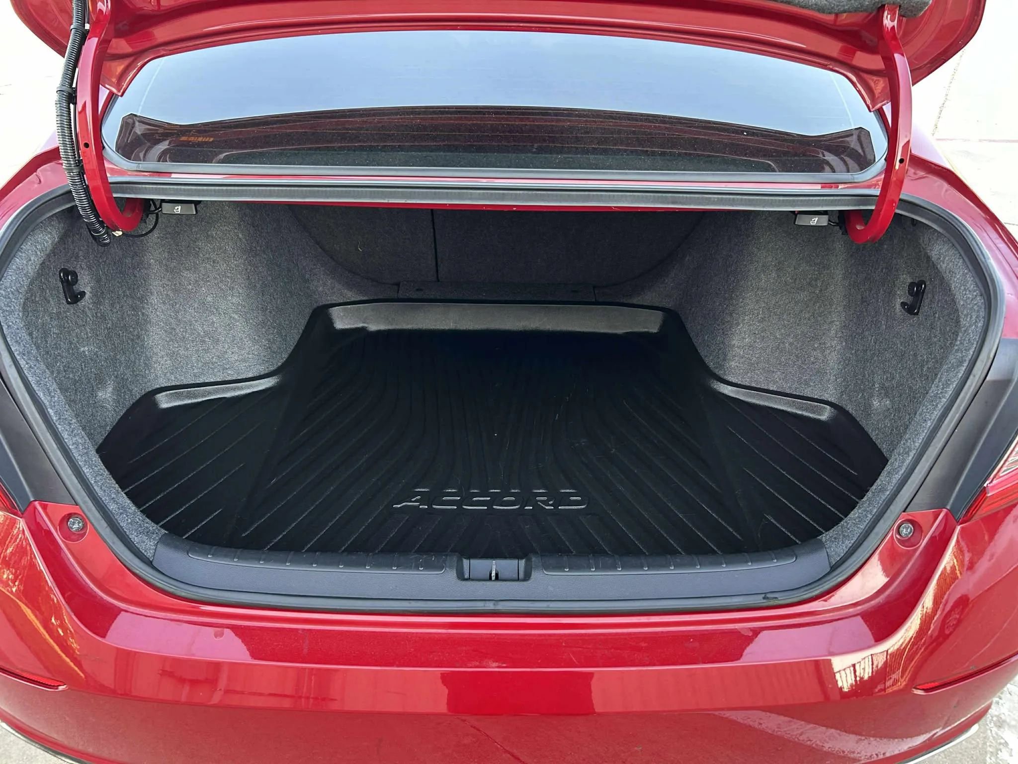 Used 2018 Honda Accord Sport image 30