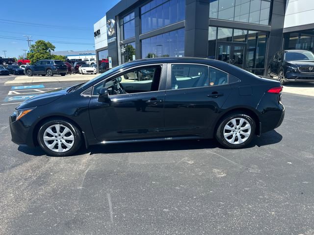 Used 2023 Toyota Corolla LE w/ Carpet Mat Package (TMS) FWD image 2