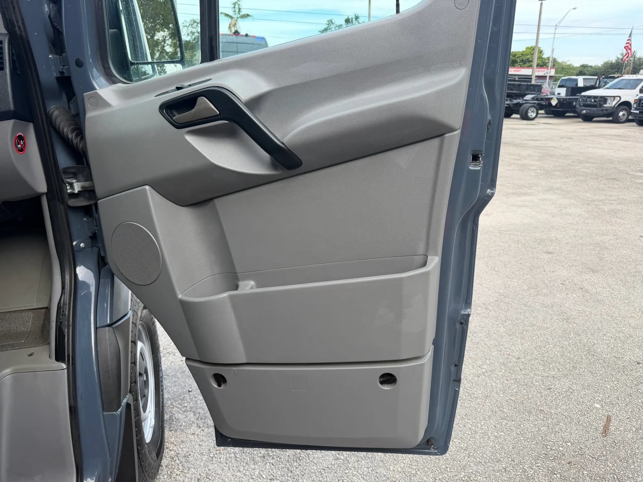 Used 2018 Mercedes-Benz Sprinter 2500 image 17