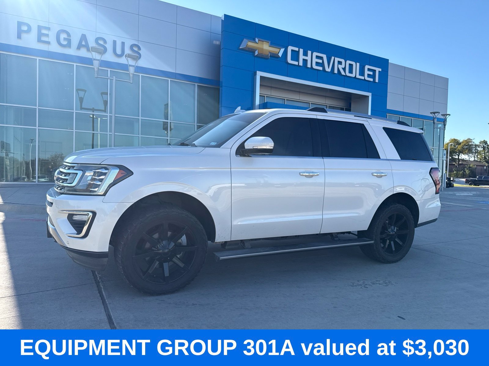 Used 2018 Ford Expedition Limited w/ Equipment Group 301A AWD/4WD 360° Tour