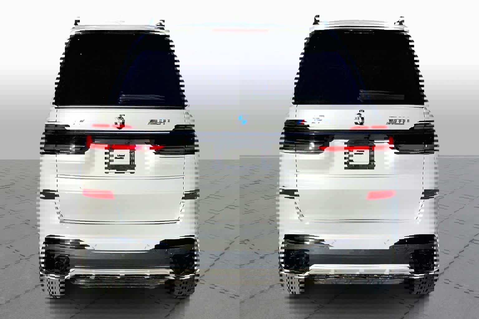 Used 2024 BMW X7 M60i w/ Executive Package image 5