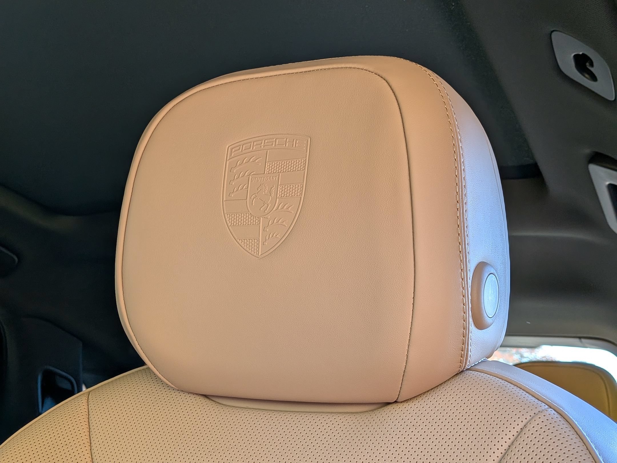 New 2026 Porsche Cayenne Coupe AWD/4WD image 6