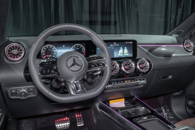 New 2026 Mercedes-Benz GLA 35 AMG 4MATIC image 18