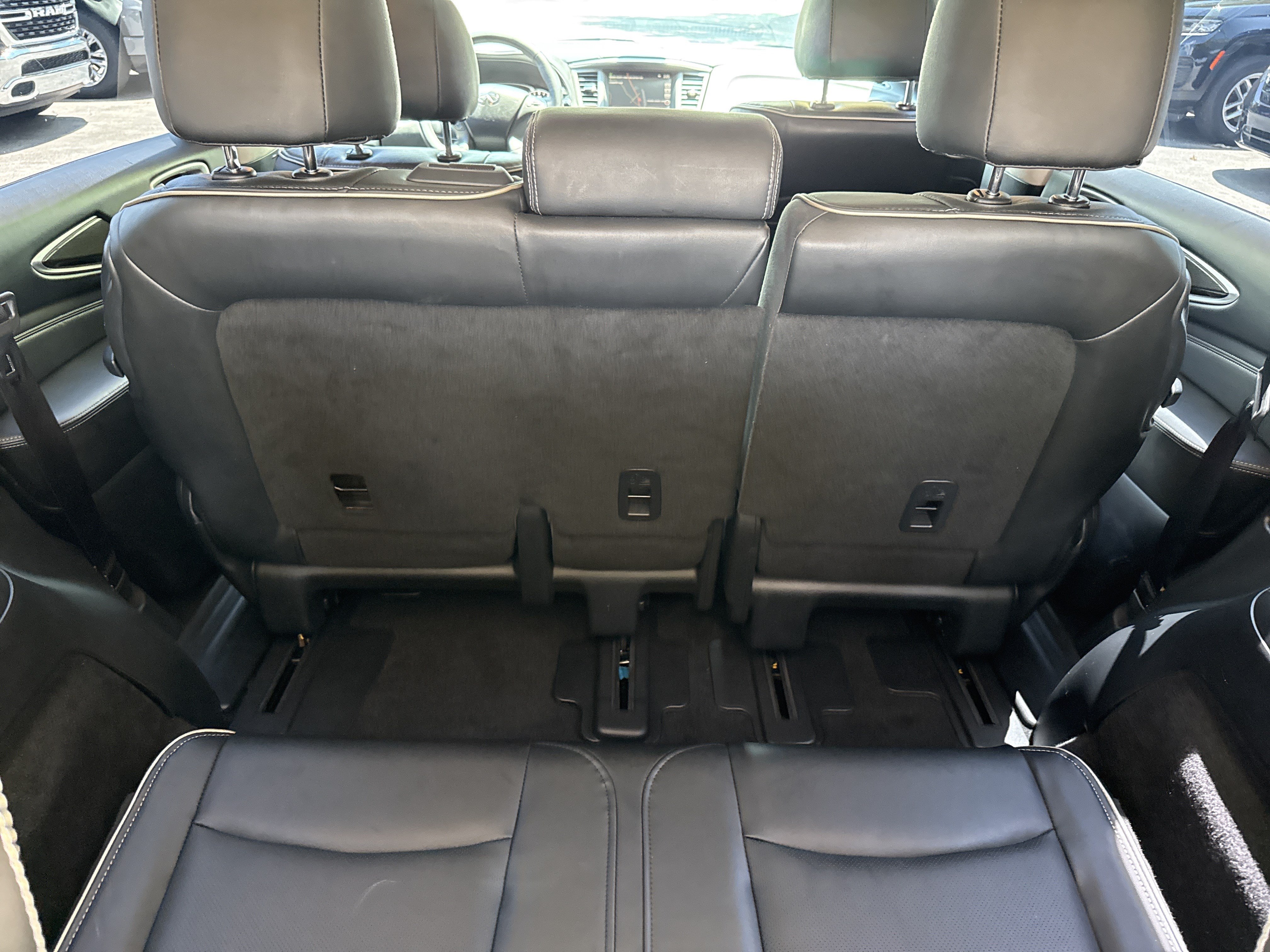 Used 2020 INFINITI QX60 Luxe w/ Essential Package FWD image 18