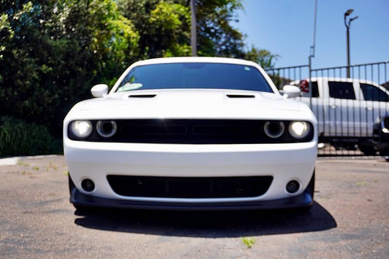 Used 2015 Dodge Challenger R/T Scat Pack w/ Scat Pack Appearance Package RWD image 5
